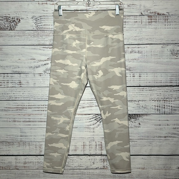 Athleta Elation 7/8 Leggings Tights Light Camo Pint Medium - Picture 3 of 16